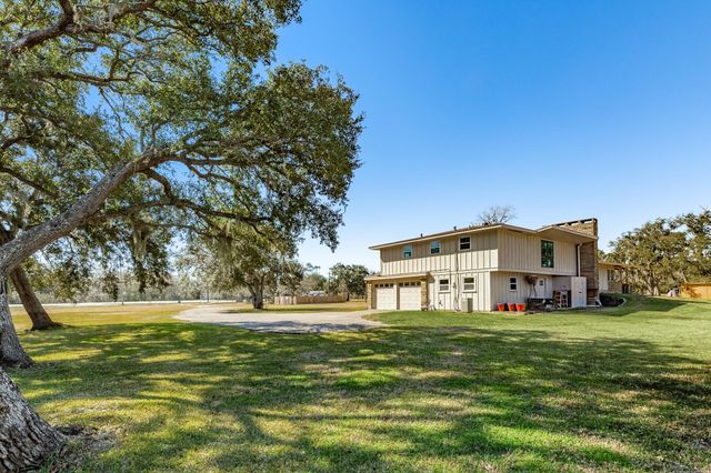 504 W Highway 332 W, Lake Jackson, TX 77566