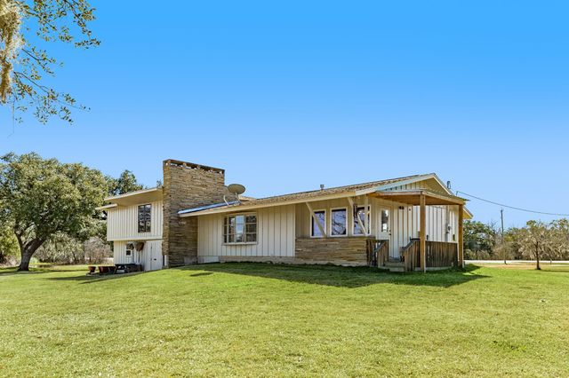 504 W Highway 332 W, Lake Jackson, TX 77566