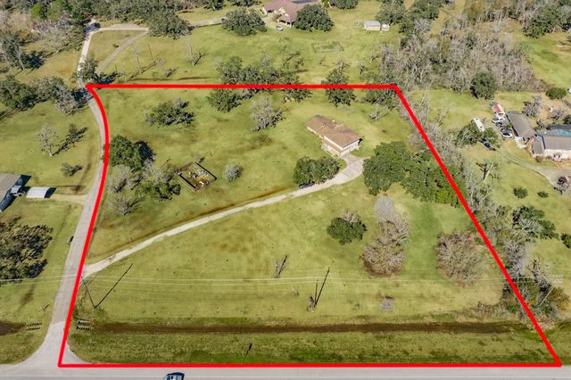 504 W Highway 332 W, Lake Jackson, TX 77566