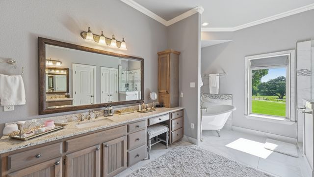 241 Pinnacle Peak Lane, Weatherford, TX 76087