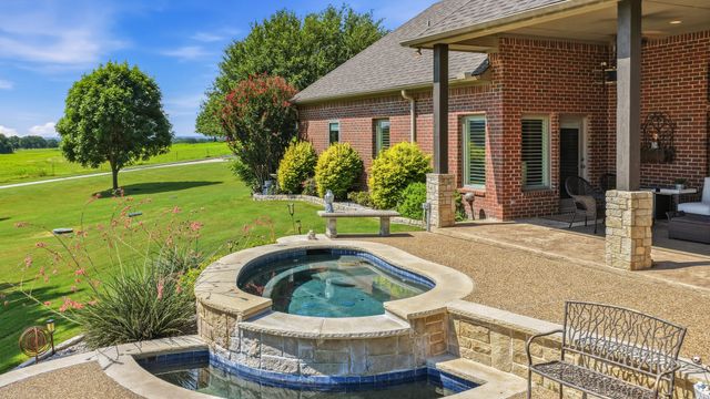 241 Pinnacle Peak Lane, Weatherford, TX 76087