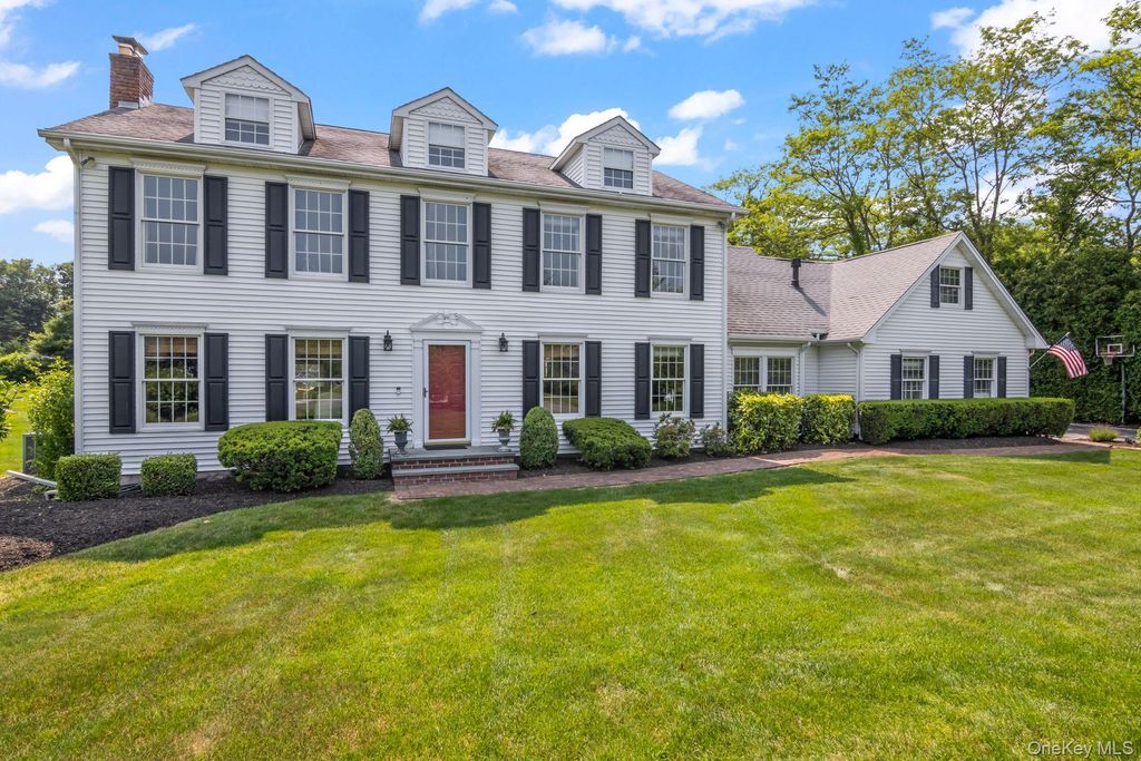 17 Lemark Court, East Setauket, NY 11733 — exterior