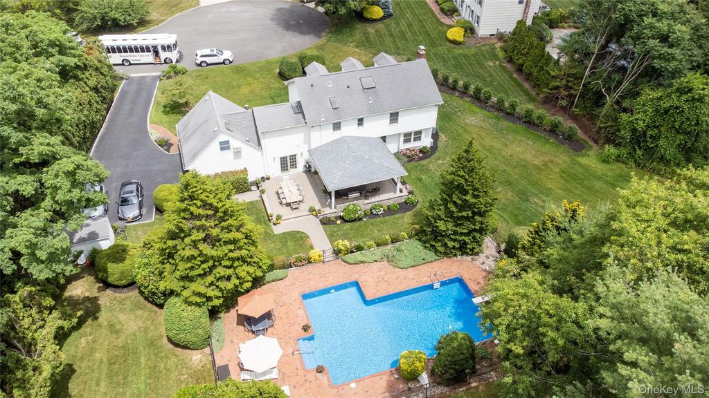 17 Lemark Court, East Setauket, NY 11733 — photo 2