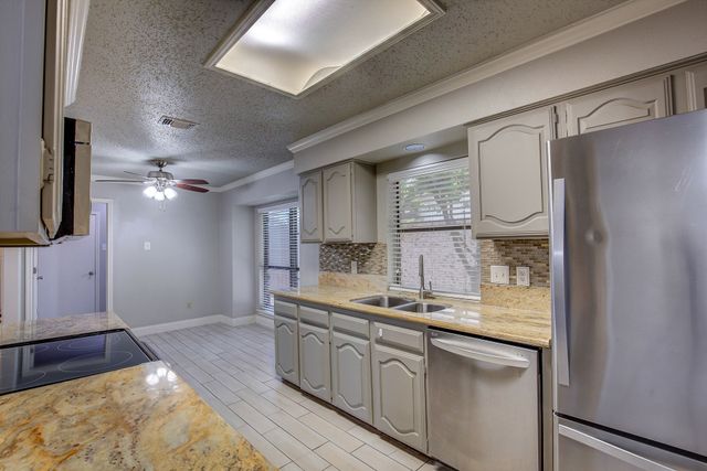 1642 Belltower Drive, Lewisville, TX 75067