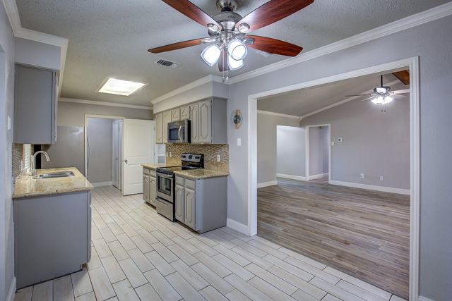 1642 Belltower Drive, Lewisville, TX 75067