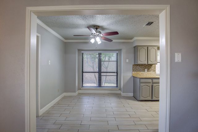 1642 Belltower Drive, Lewisville, TX 75067