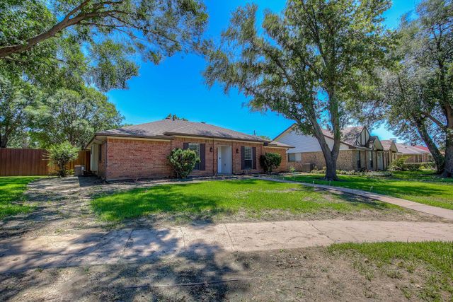 1642 Belltower Drive, Lewisville, TX 75067