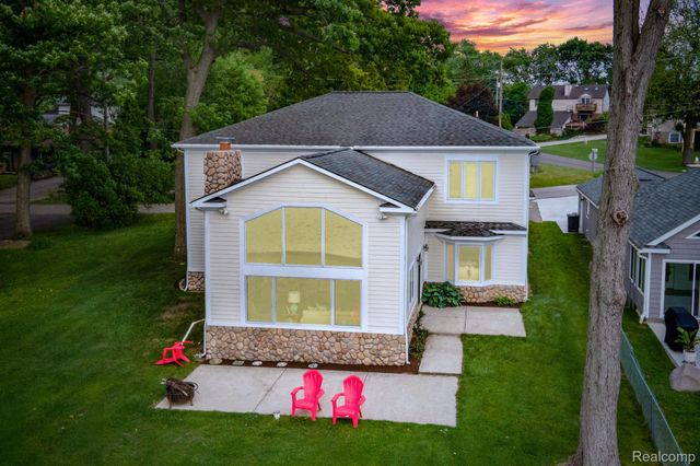 3831 Woodland Drive, Highland Charter Township, MI 48356