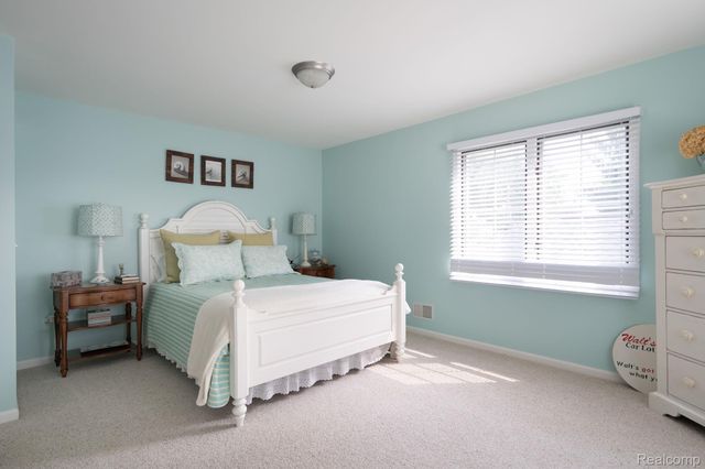3831 Woodland Drive, Highland Charter Township, MI 48356