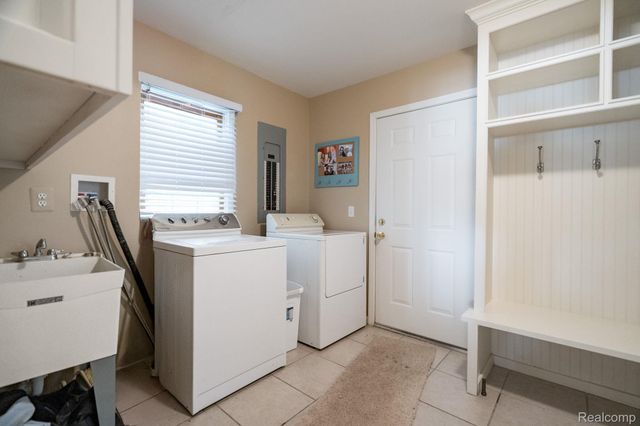 3831 Woodland Drive, Highland Charter Township, MI 48356