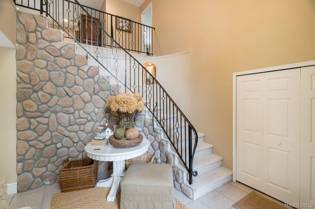 3831 Woodland Drive, Highland Charter Township, MI 48356