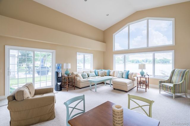 3831 Woodland Drive, Highland Charter Township, MI 48356
