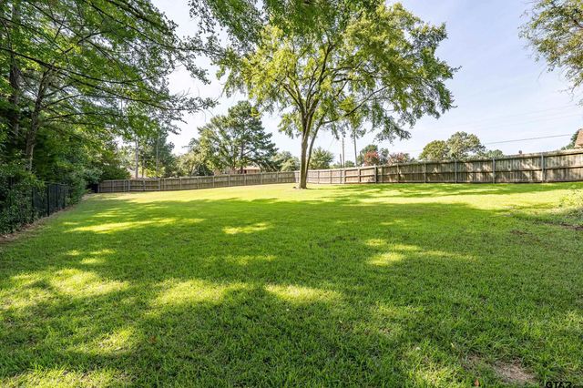 13165 Vicki Lynn Ln, Troup, TX 75789
