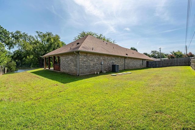 13165 Vicki Lynn Ln, Troup, TX 75789