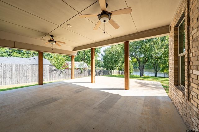 13165 Vicki Lynn Ln, Troup, TX 75789