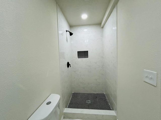 7410 Lakehurst Drive, Houston, TX 77087