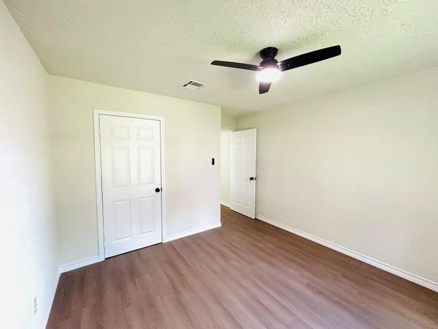 7410 Lakehurst Drive, Houston, TX 77087