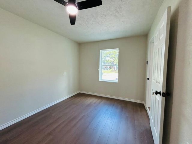 7410 Lakehurst Drive, Houston, TX 77087