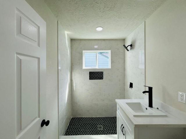 7410 Lakehurst Drive, Houston, TX 77087