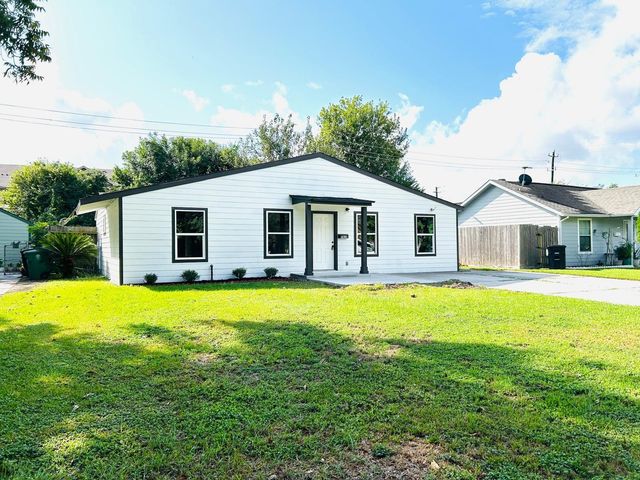 7410 Lakehurst Drive, Houston, TX 77087