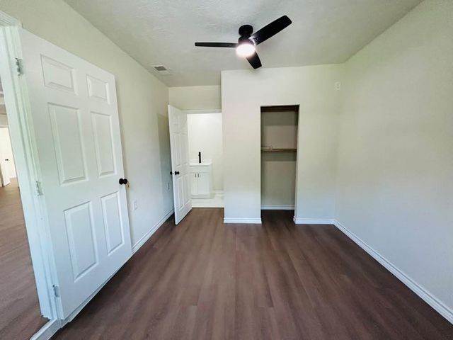 7410 Lakehurst Drive, Houston, TX 77087