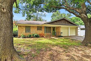 1402 Hillcrest Drive, Sherman, TX 75092