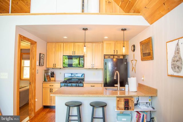 590 WHISPERING PINES WAY, Lost City, WV 26810