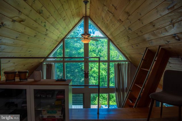 590 WHISPERING PINES WAY, Lost City, WV 26810