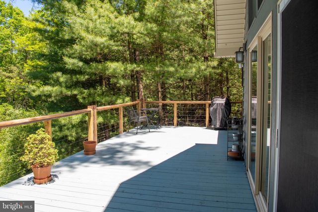 590 WHISPERING PINES WAY, Lost City, WV 26810