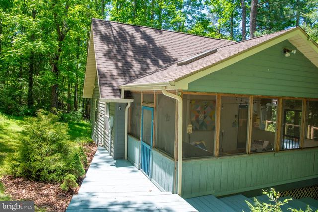 590 WHISPERING PINES WAY, Lost City, WV 26810