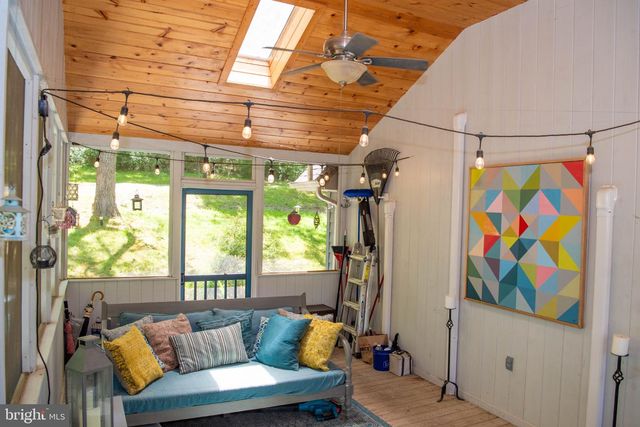 590 WHISPERING PINES WAY, Lost City, WV 26810