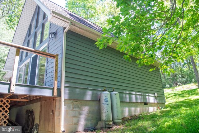 590 WHISPERING PINES WAY, Lost City, WV 26810