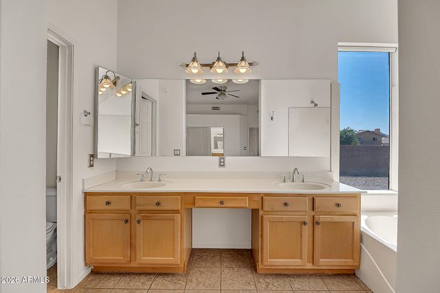 24250 N 39TH Avenue, Glendale, AZ 85310