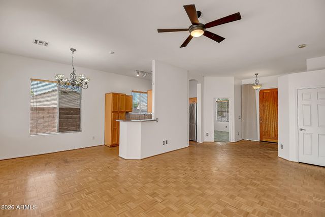 24250 N 39TH Avenue, Glendale, AZ 85310
