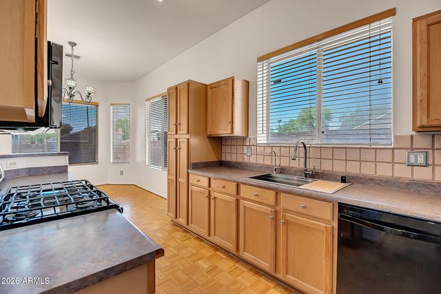 24250 N 39TH Avenue, Glendale, AZ 85310