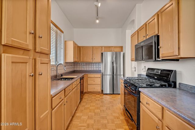 24250 N 39TH Avenue, Glendale, AZ 85310
