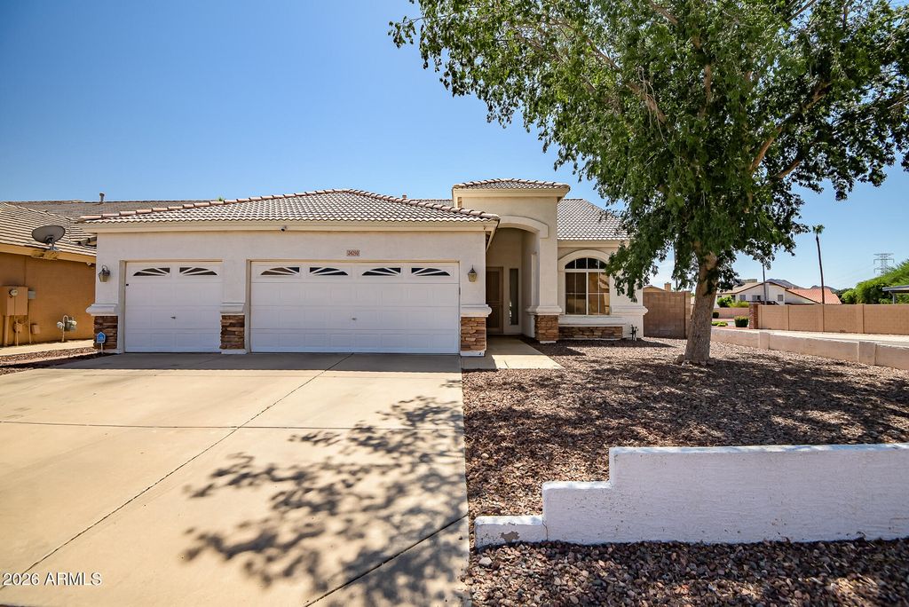 24250 N 39TH Avenue, Glendale, AZ 85310