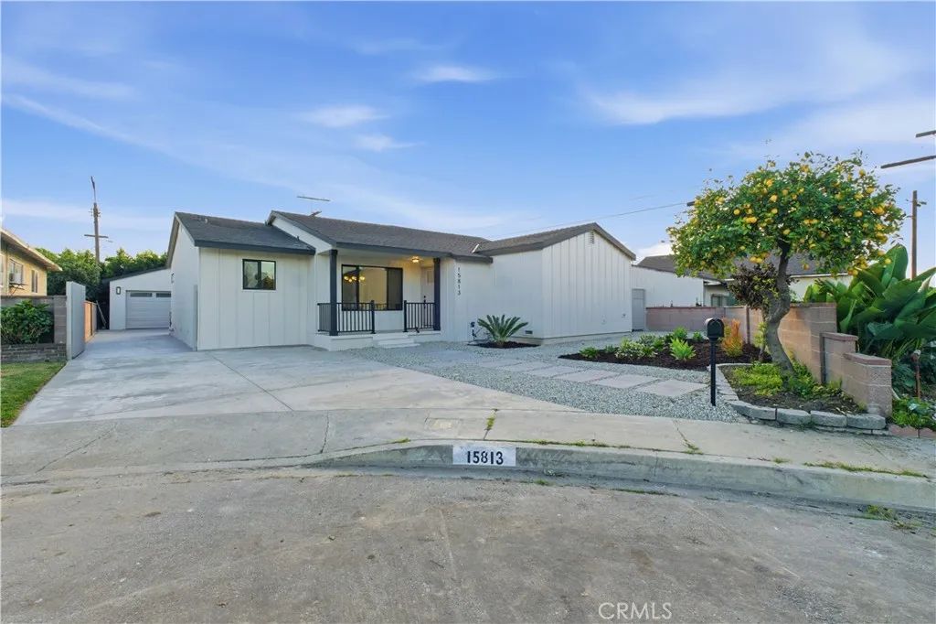 15813 Bonsallo, Gardena, CA 90247