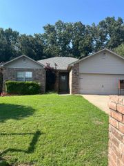22 Birchwood Drive, Ward, AR 72176