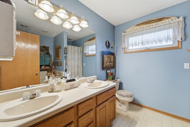 414 NW Winterberry Street, Ankeny, IA 50023