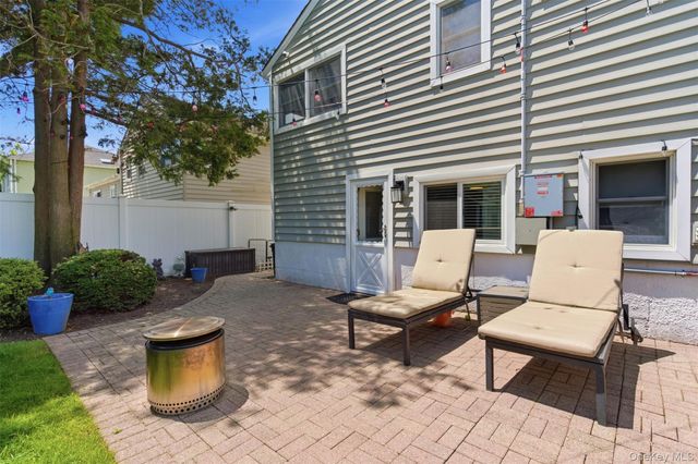 42 Kathleen Drive E, Syosset, NY 11791