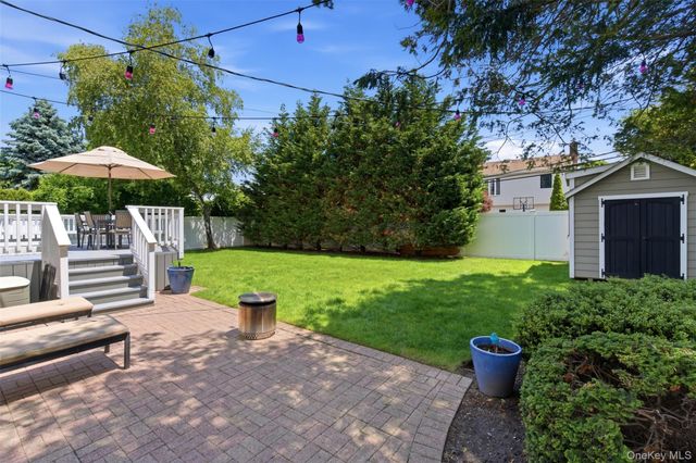 42 Kathleen Drive E, Syosset, NY 11791