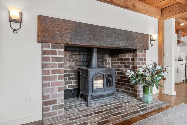 3767 Oak Ln NE, North Liberty, IA 52317