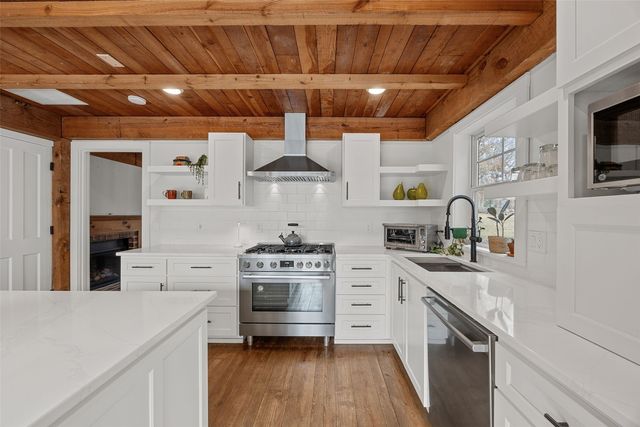 3767 Oak Ln NE, North Liberty, IA 52317