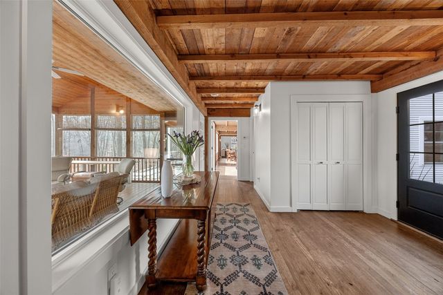 3767 Oak Ln NE, North Liberty, IA 52317