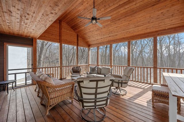 3767 Oak Ln NE, North Liberty, IA 52317