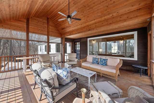 3767 Oak Ln NE, North Liberty, IA 52317