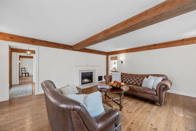 3767 Oak Ln NE, North Liberty, IA 52317