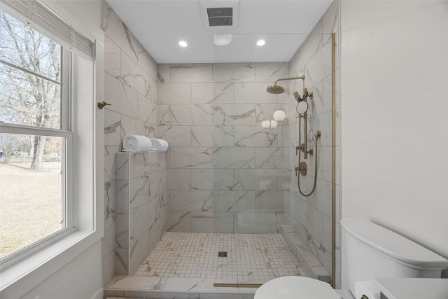 3767 Oak Ln NE, North Liberty, IA 52317