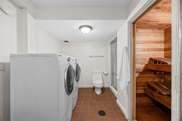 3767 Oak Ln NE, North Liberty, IA 52317